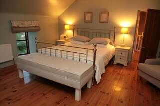 Отели типа «постель и завтрак» Honey Bee Cottage Арди Улучшенный номер с кроватью размера «king-size»-6
